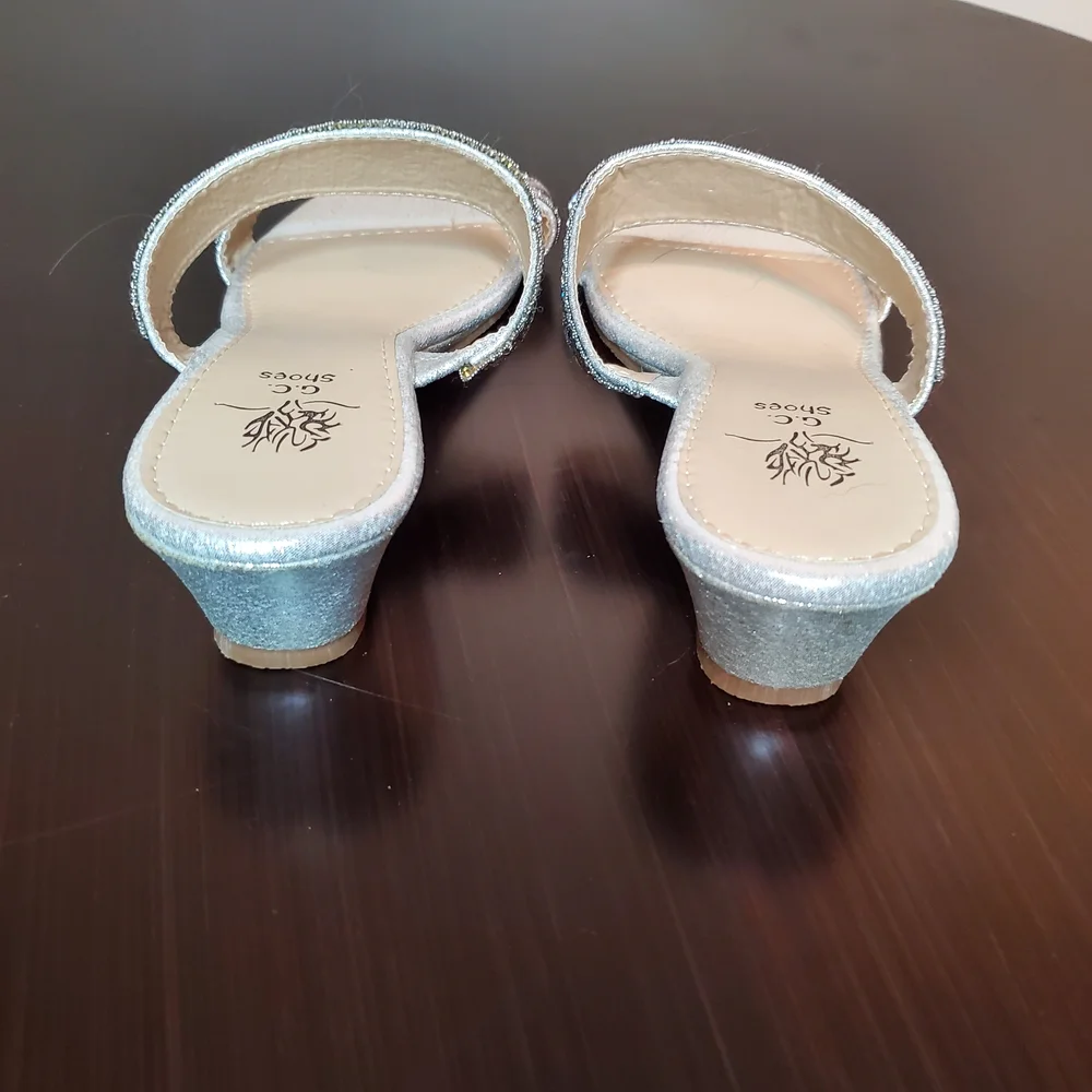 GC Shoes Metallic Caviar Stud Slide Sandals Silver Gold Size 6.5